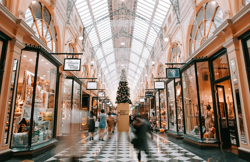 5 Ways We’re All Turning into Shopaholics (And What To Do About It)